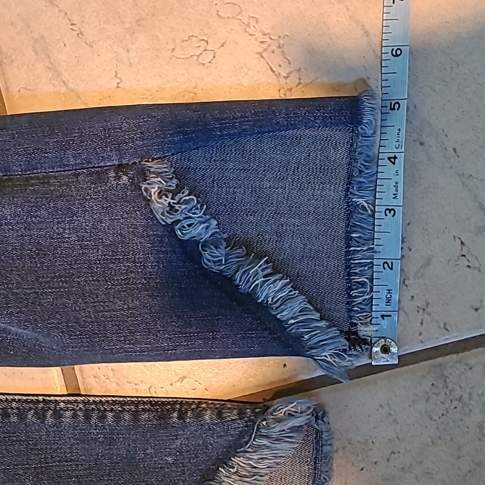 Express jeans size 4, distressed - Picture 9 of 10